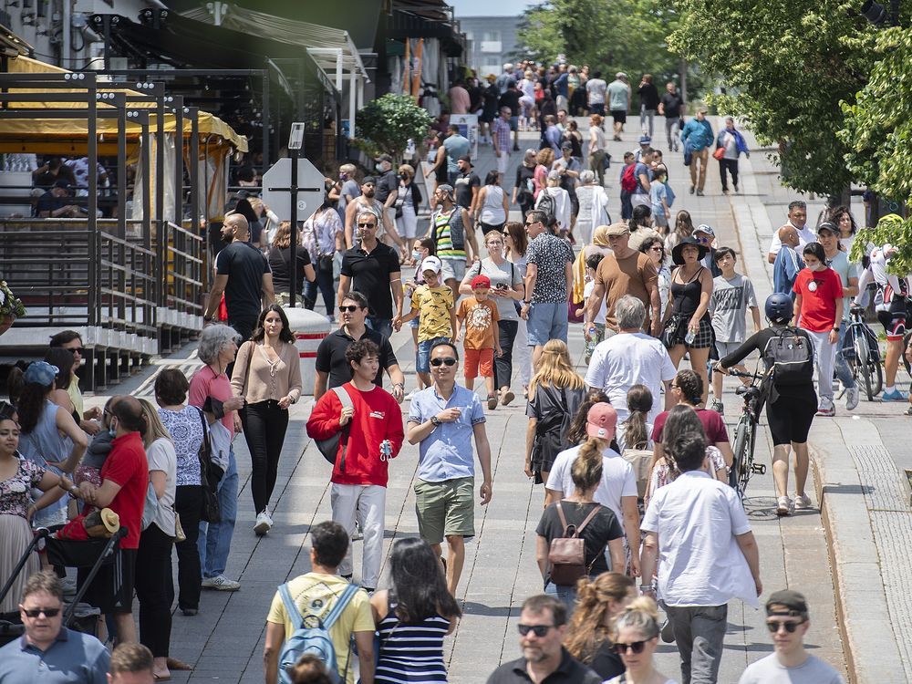 NextImg:Canada’s population grew to top 41 million in the first quarter: StatCan