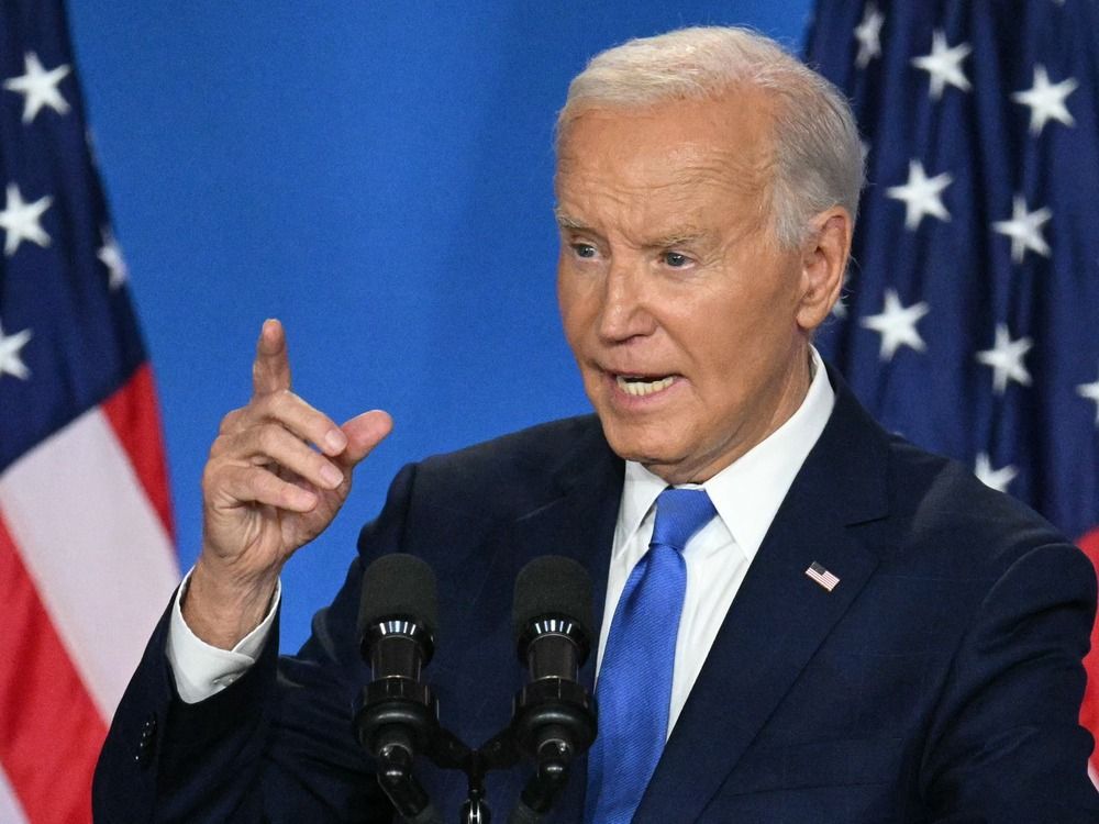 Biden swaps 'Putin' for 'Zelenskyy' in praising Ukraine leader