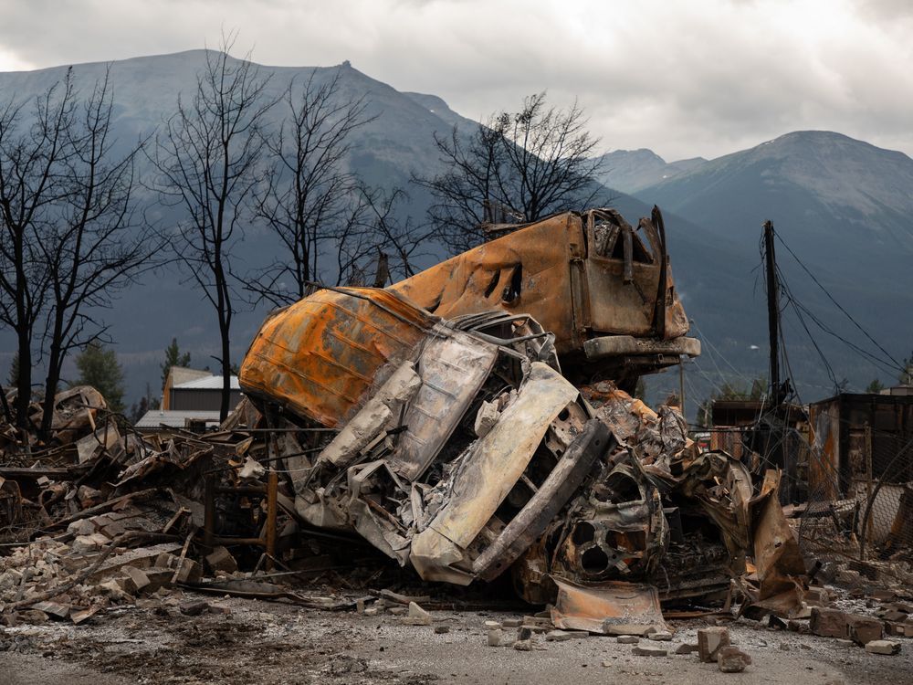 NextImg:Premier wants bus tours for Jasper evacuees, temporary housing while they rebuild