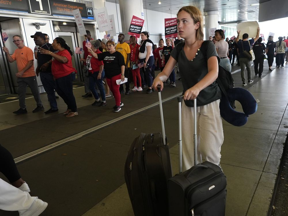 NextImg:More than 3 million pass through US airport security in a day for the first time as travel surges