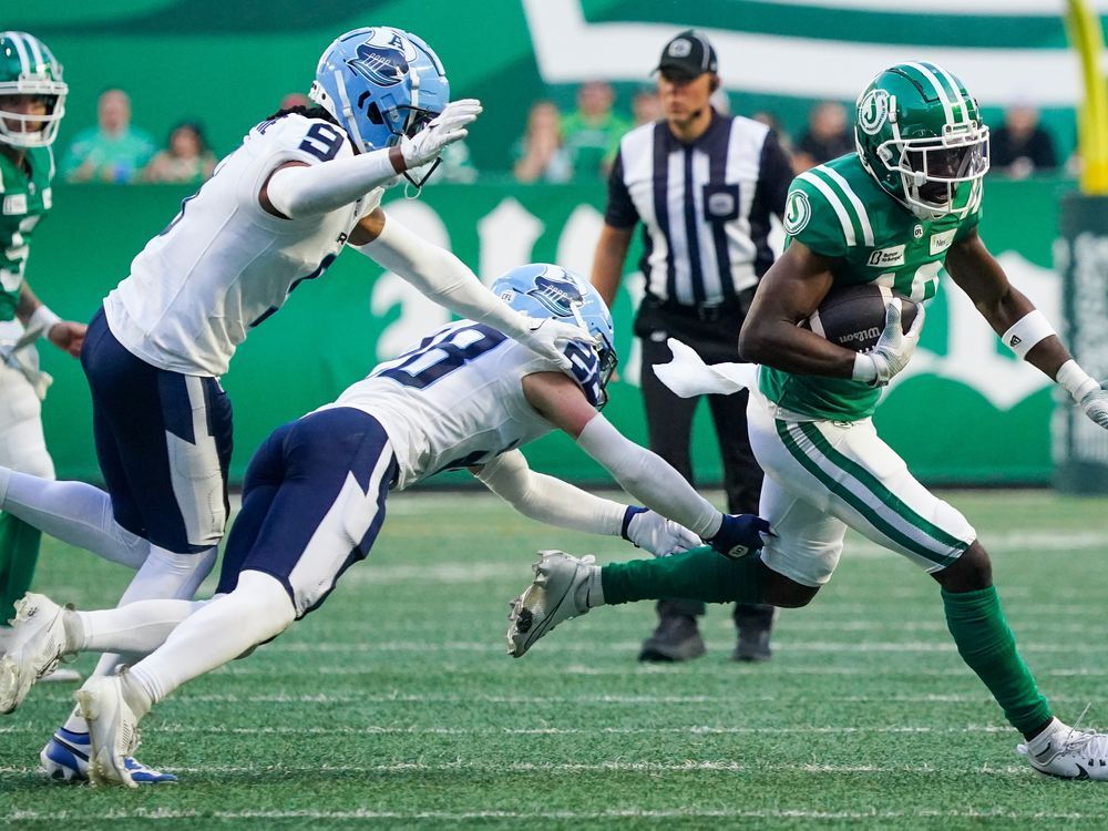 NextImg:Roughriders extend win streak to four in a row to start CFL season