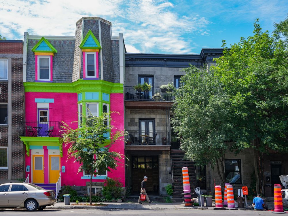 NextImg:City of Montreal says painting a house as an ad for Koodo is against the rules