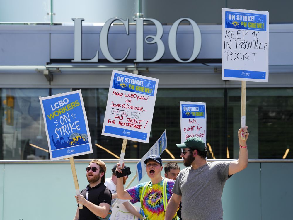 NextImg:LCBO, union reach tentative deal to end two-week strike
