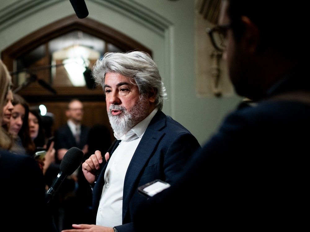 NextImg:Loss of Pablo Rodriguez could leave Liberals 'heading towards an iceberg' in Quebec