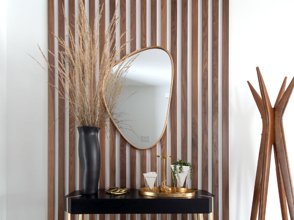 NextImg:Interior design: On (and off) the wall