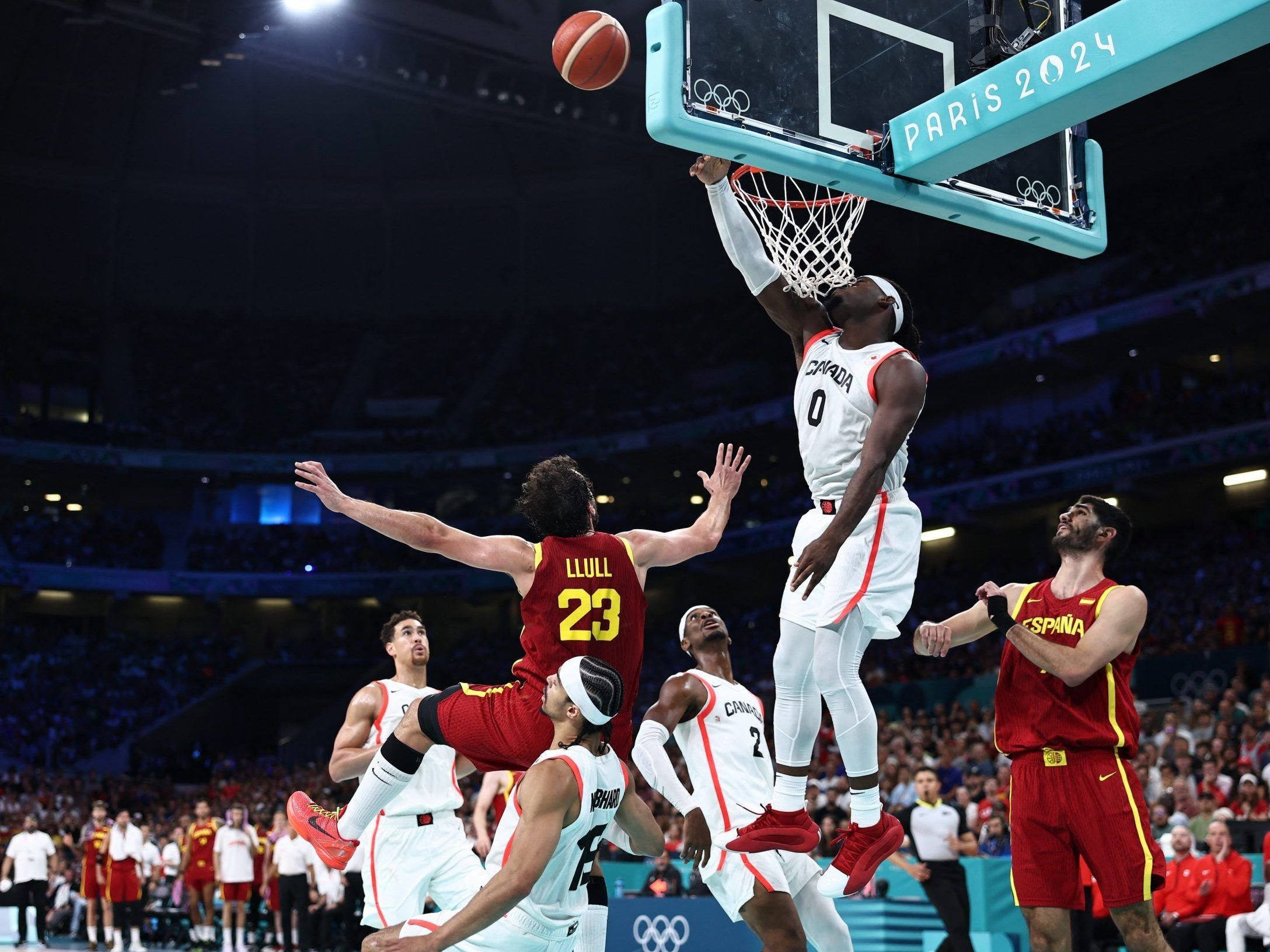 Unbeaten Canada tops Spain at Olympic basketball, advances to quarters