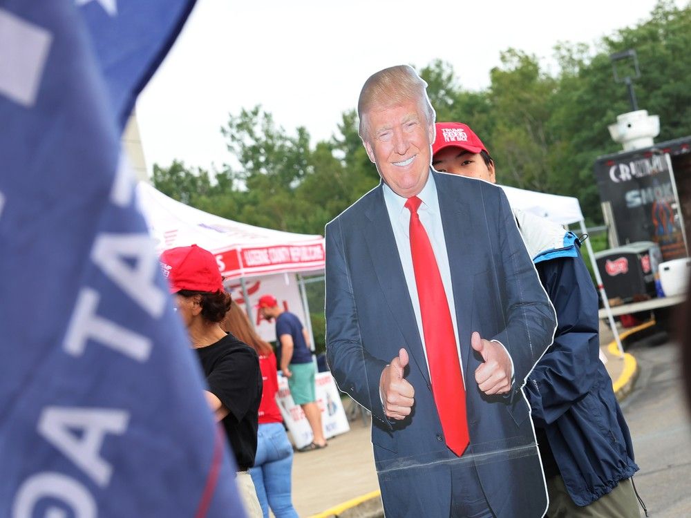NextImg:Trump back on stage as Harris basks in poll surge