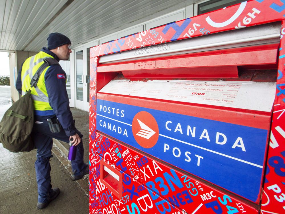 Money-losing Canada Post ’urgently’ needs ’significant change’ to survive, board chair says