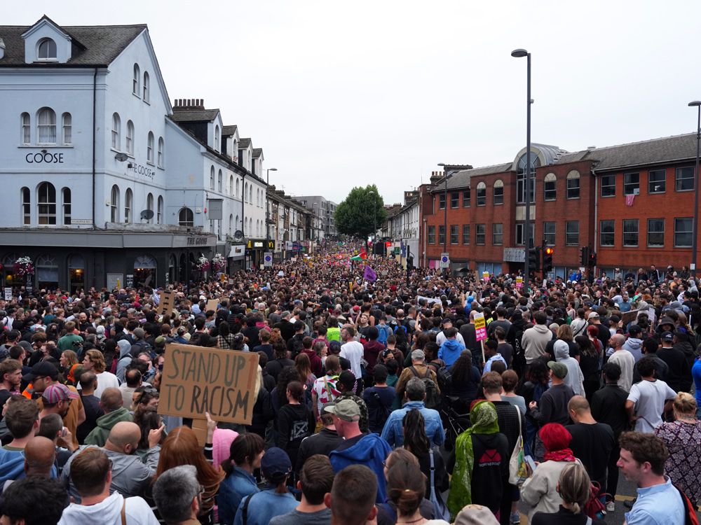 NextImg:U.K. anti-racism rallies an unexpected break from days of anti-immigration riots