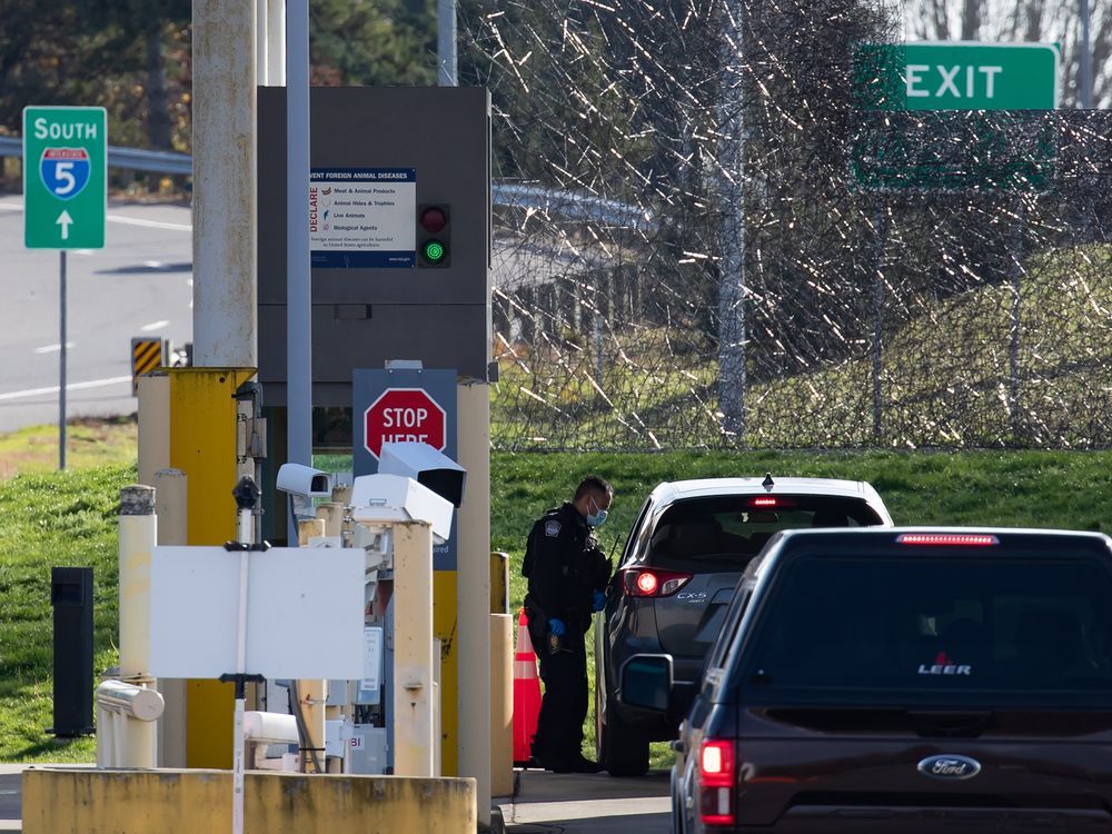 NextImg:U.S. Homeland Security further tightens rules for asylum seekers at Canadian border