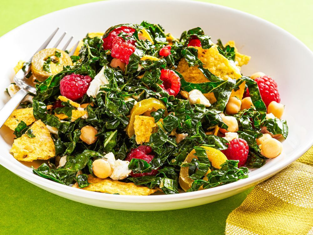NextImg:Hot sauce vinaigrette reminds you that salads don’t need to be boring