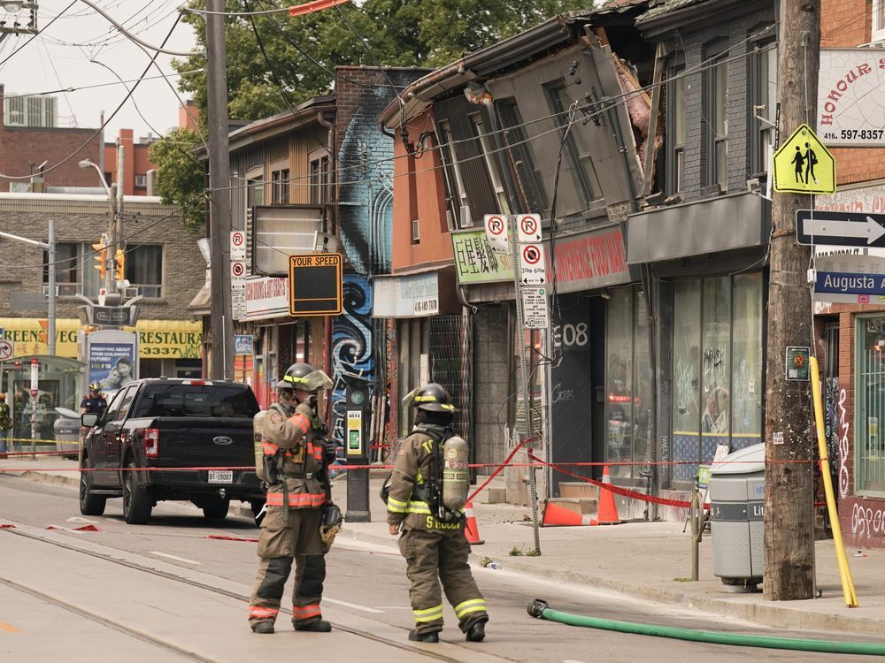 NextImg:Toronto fire says building in Kensington at risk of collapse