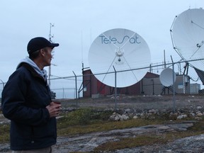 Elon Musk and Liberal minister trade barbs over Canadian satellite contract Elon Musk and Liberal minister trade barbs over Canadian satellite contract