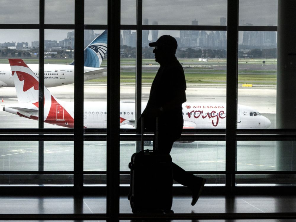 Government urges more negotiations as Air Canada shutdown looms