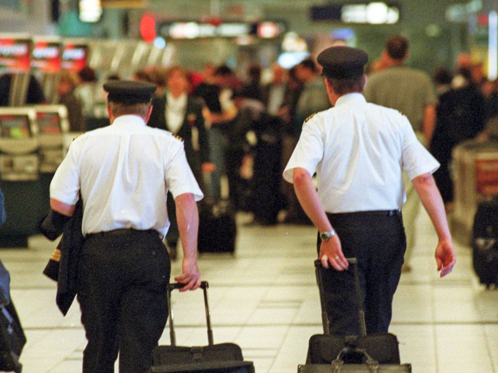 NextImg:Air Canada offers pilots a 30 per cent raise as strike deadline nears