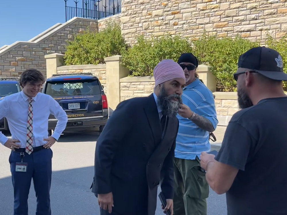 Jagmeet Singh confronts demonstrator after someone calls him a ‘corrupted bastard’