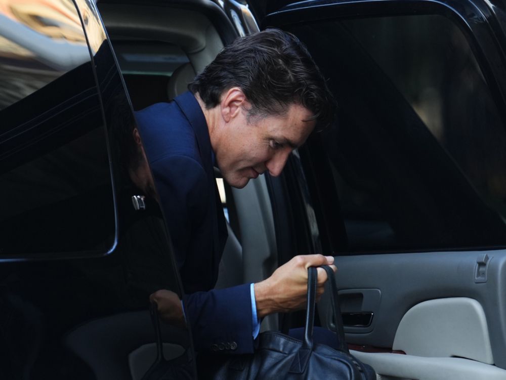 NextImg:Majority of all Canadians now disapprove of Trudeau — except hardcore Liberals: poll