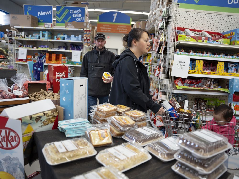 NextImg:Labrador residents say 'inhumane' food prices force families to go hungry
