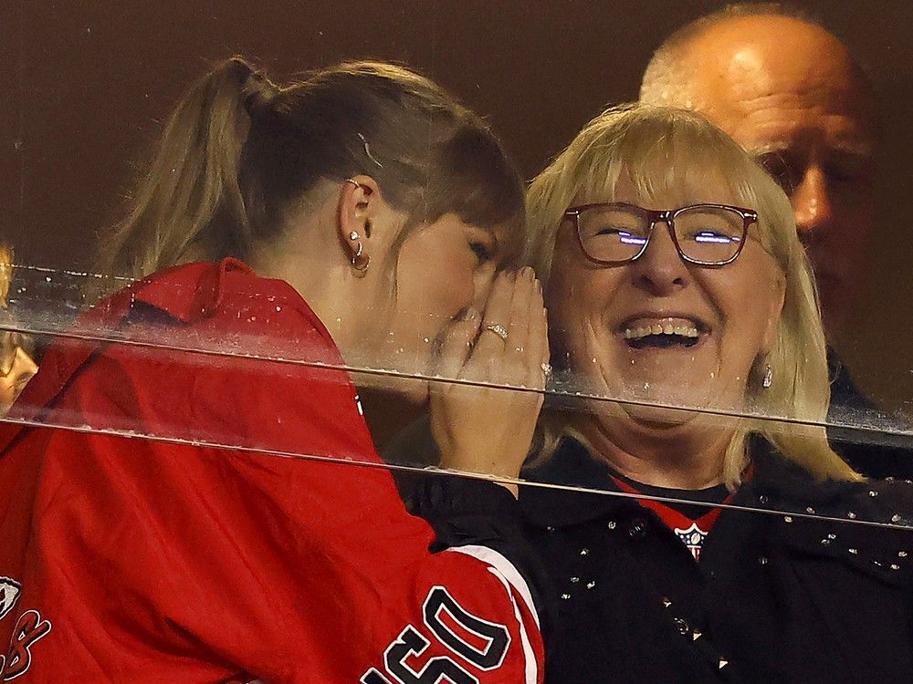 NextImg:Taylor Swift unlikely to do Thanksgiving with Travis Kelce this year, his mom says