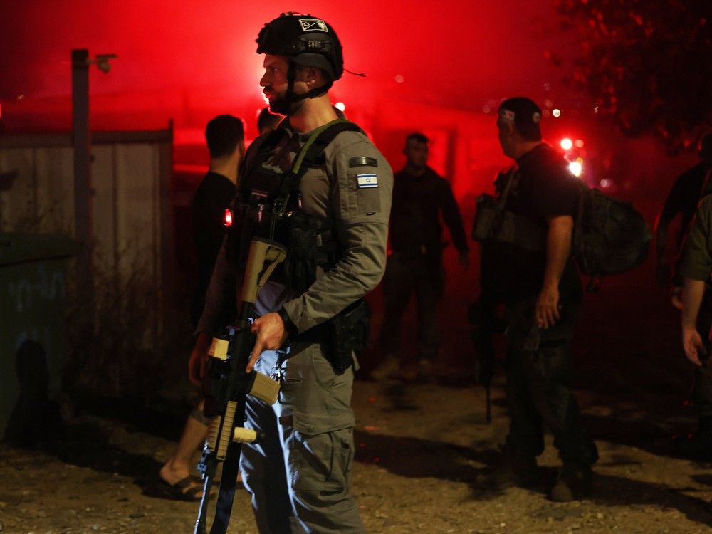 NextImg:Israeli Security Cabinet approves truce with Lebanon: report
