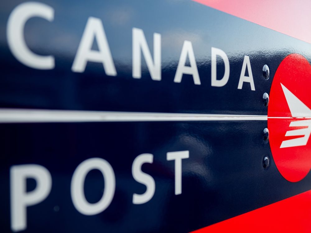 NextImg:Canada Post headed for 'another significant loss' as strike hits second week, competitors step in