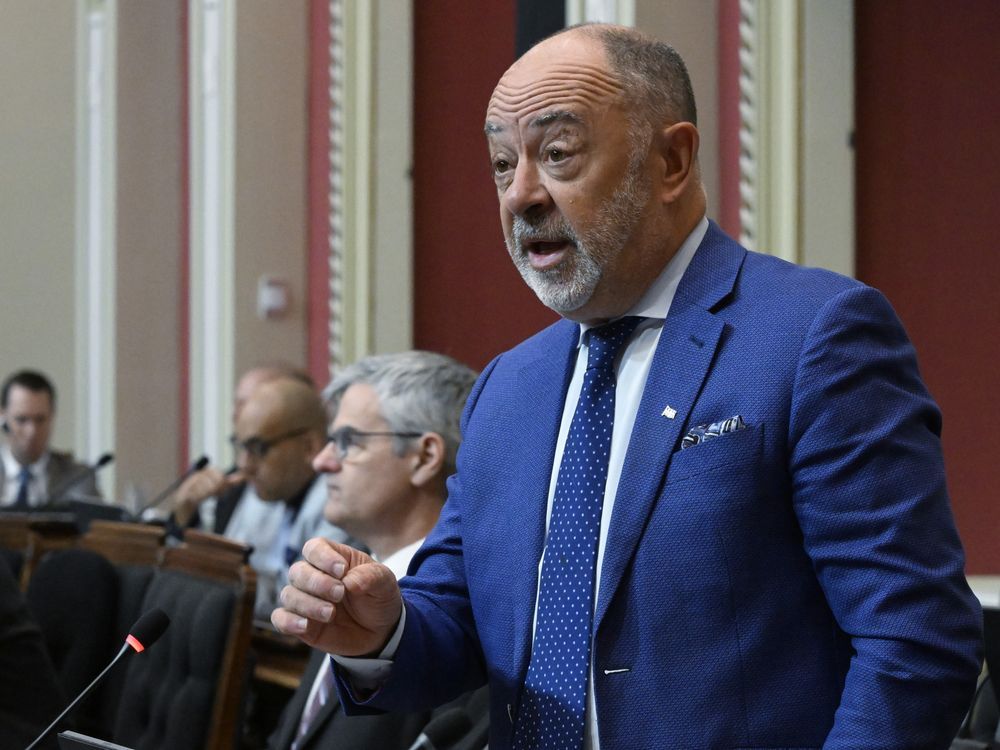 NextImg:Quebec to force new doctors to stay in the province and work in public system