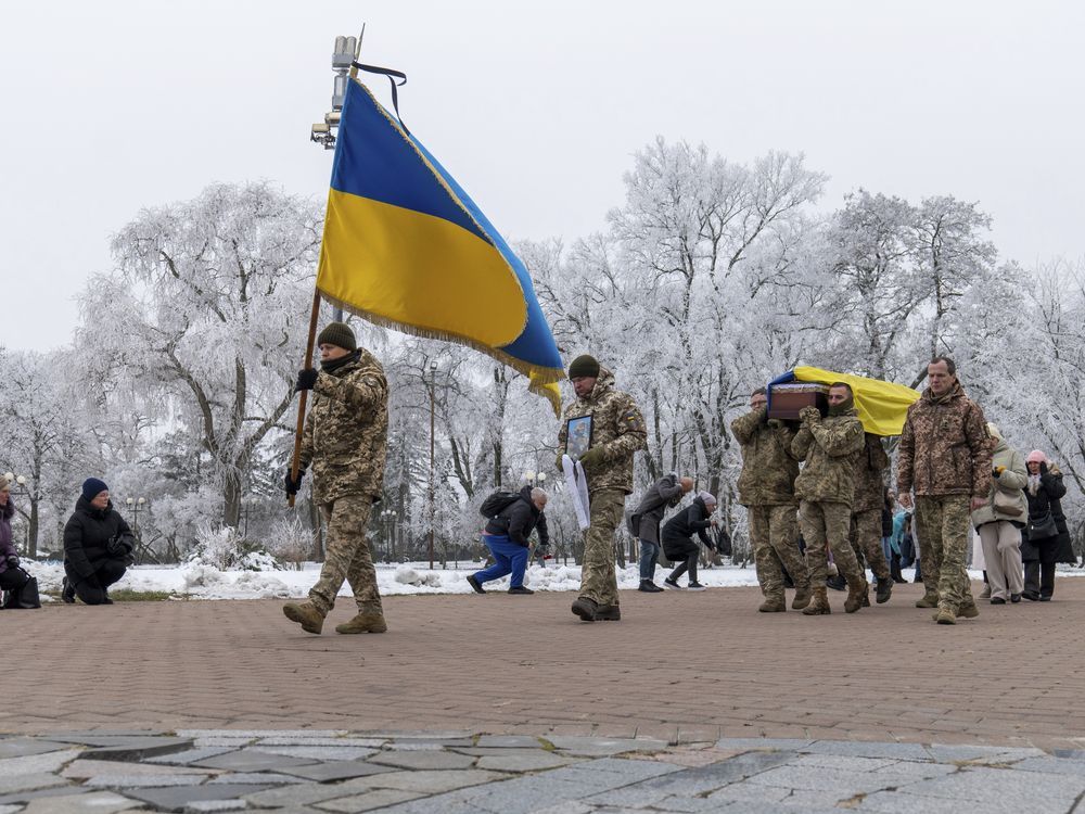 NextImg:White House pressing Ukraine to draft 18-year-old men to help fill manpower needs to battle Russia