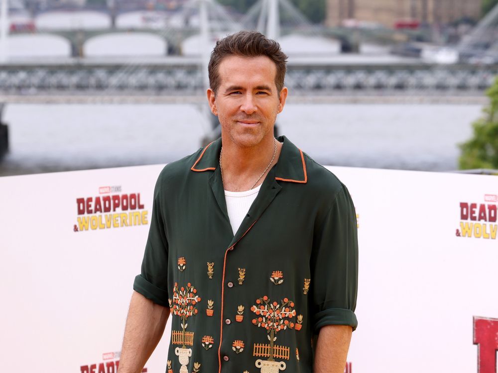NextImg:Ryan Reynolds 'disagrees' with Martha Stewart after she said he wasn't funny