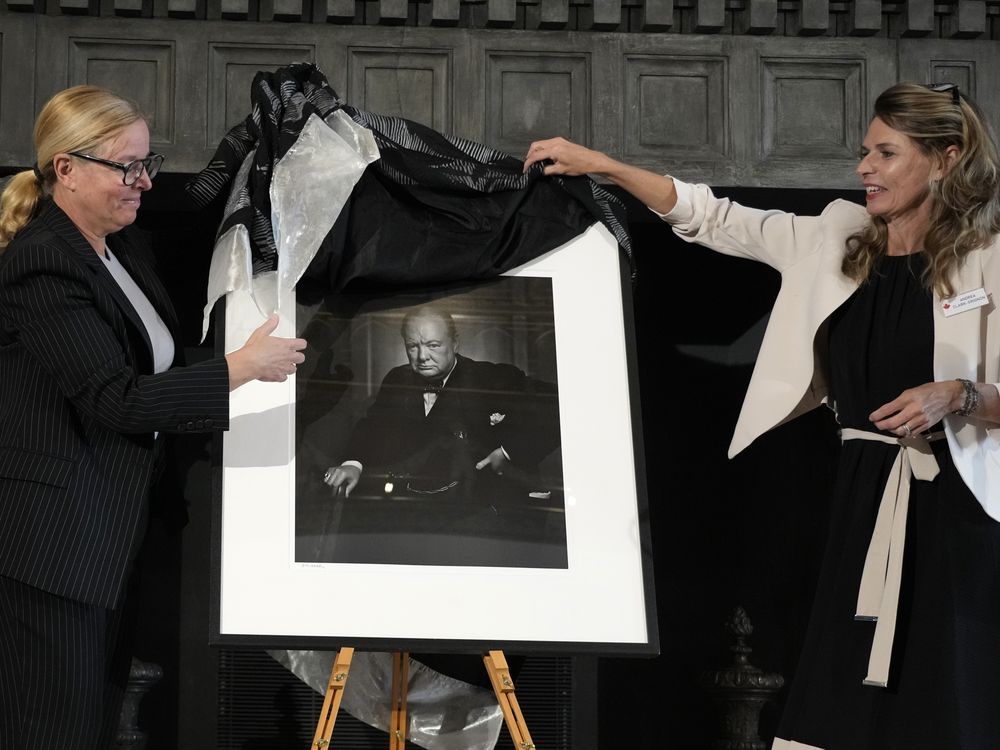 NextImg:Karsh portrait of Winston Churchill returns to Ottawa hotel after international art caper