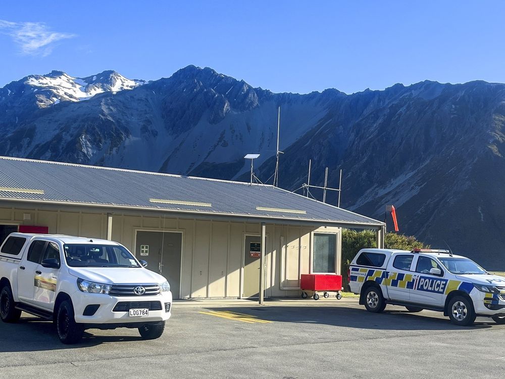 NextImg:3 climbers from U.S. and Canada believed to have died in a fall on New Zealand mountain