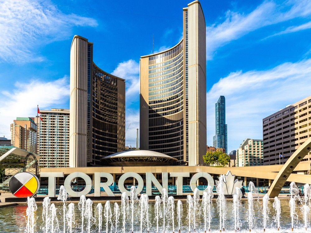 NextImg:Many Torontonians want new faces at city hall, according to new Leger poll