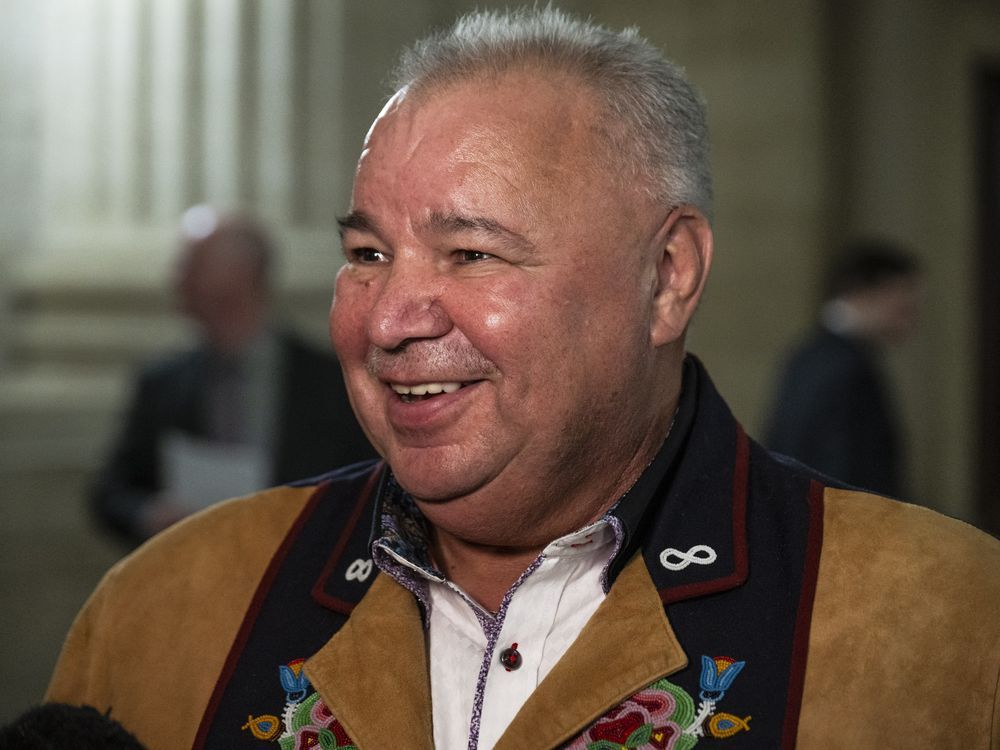 NextImg:First Metis group signs modern treaty with Ottawa
