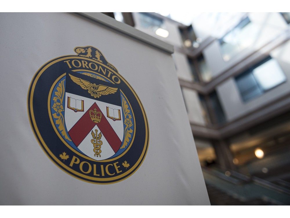 NextImg:Toronto officer who told his partner he was going to shoot a fellow cop in the head wins appeal
