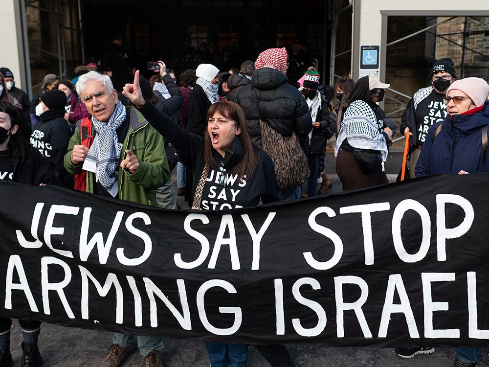 NextImg:Jewish groups condemn 'fringe' activists after Parliament Hill occupation