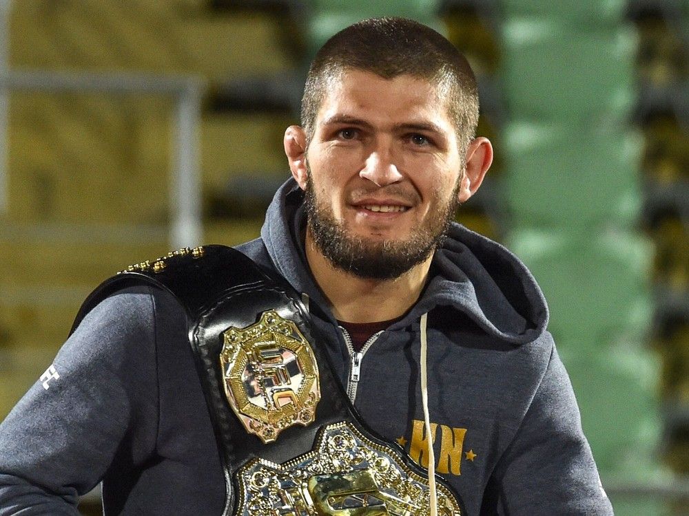 NextImg:Airline explains why UFC fighter was kicked off flight over exit row dispute