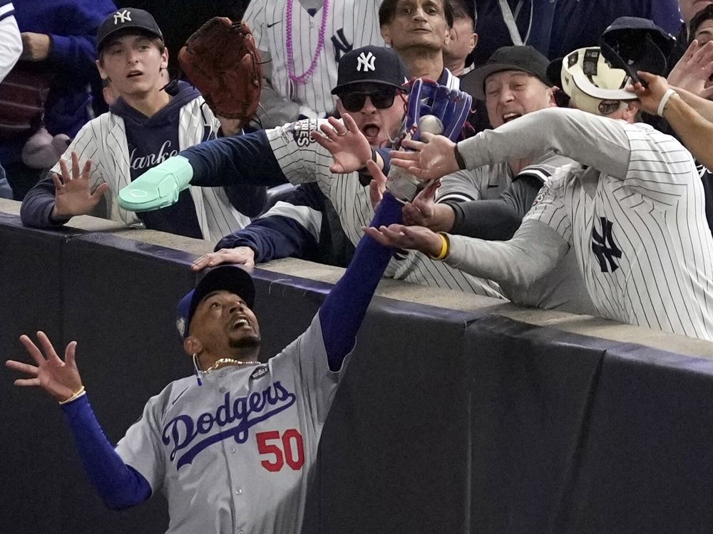 NextImg:Lifetime ban for Yankees fans who interfered with Mookie Betts during World Series