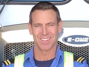 Vacationing Canadian firefighter helps save homes from California fire Vacationing Canadian firefighter helps save homes from California fire