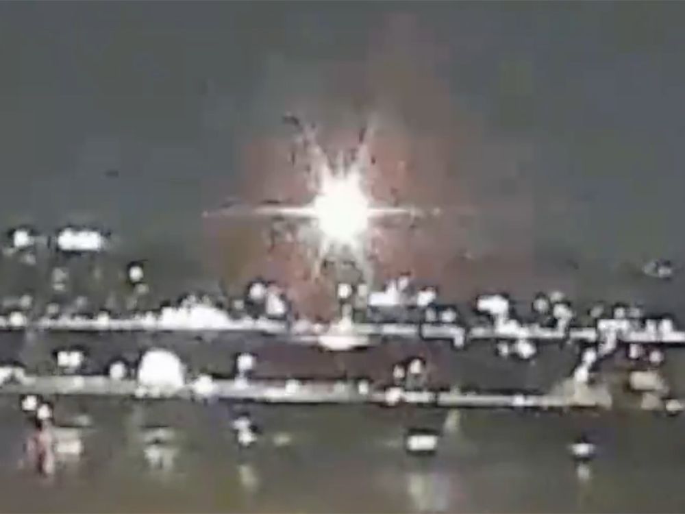 NextImg:Passenger plane collides with Black Hawk helicopter while landing at Washington's Reagan airport