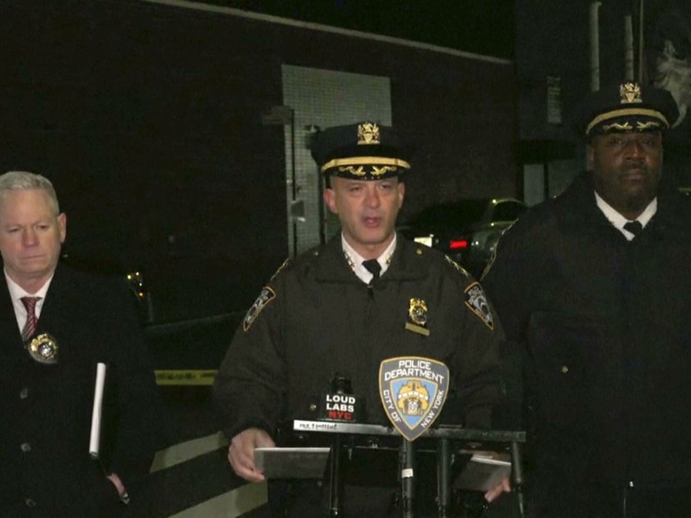 NextImg:10 people wounded in a shooting outside a New York City nightclub