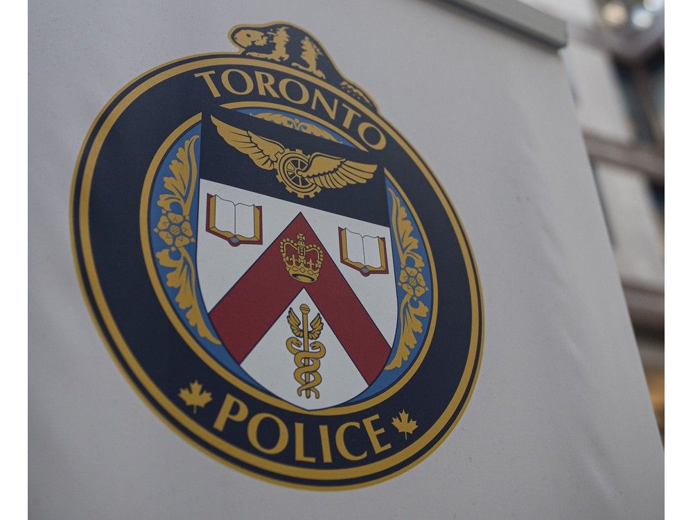 NextImg:Shooting near Scarborough Town Centre in Toronto injures 12, suspects at large