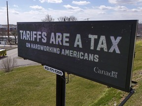 Tarif advertising board