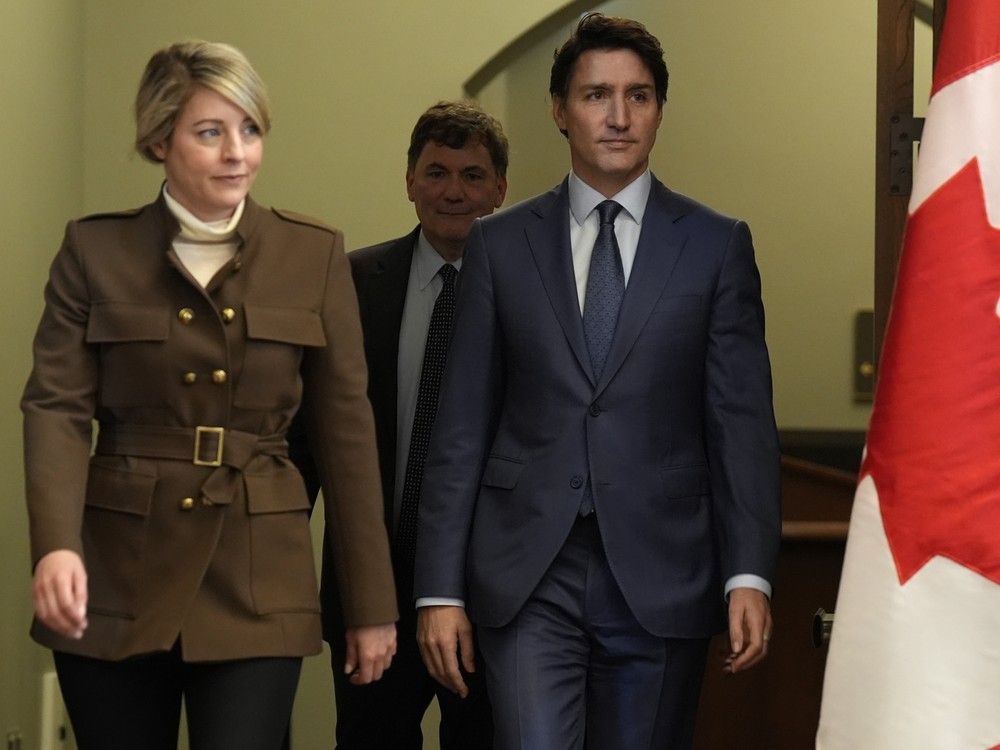 NextImg:Trudeau, Carney defend Canadians who boo American anthem as Joly says 'we're angry'
