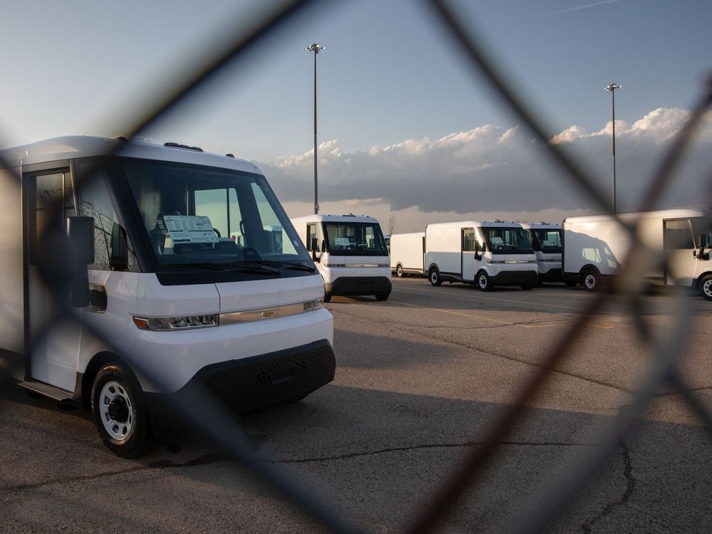NextImg:Canada scraps tariffs for automakers that keep plants running