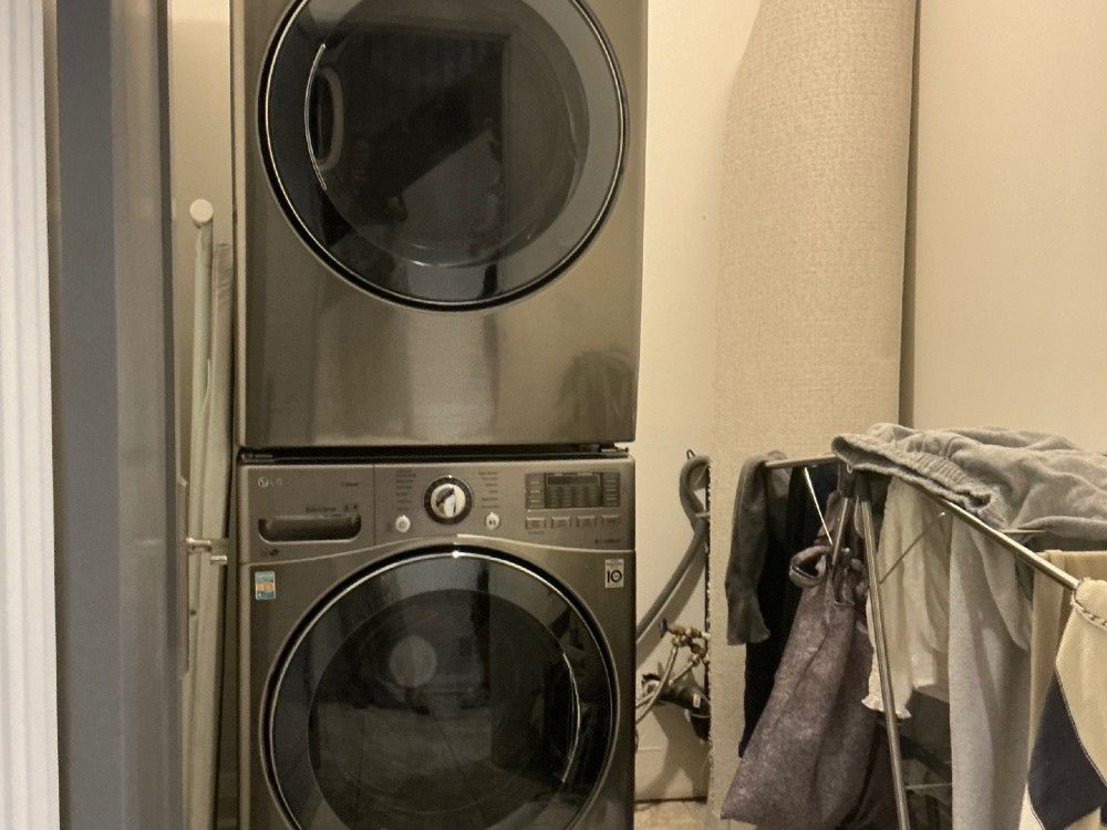 NextImg:Weekend decorator: Builder-grade laundry room gets a big lift 