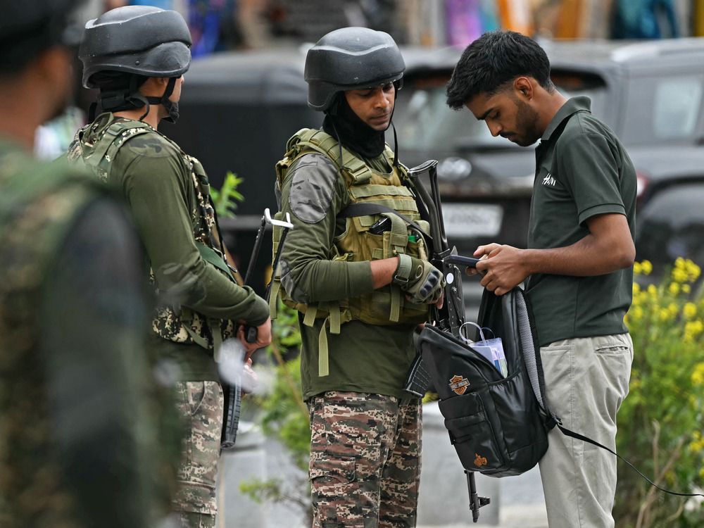 NextImg:Indian and Pakistan troops swap intense artillery fire amid high tensions