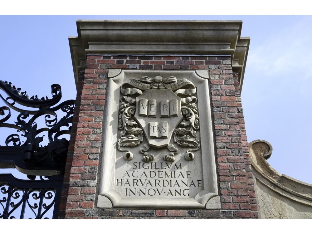 NextImg:Trump administration instructs federal agencies to axe Harvard contracts