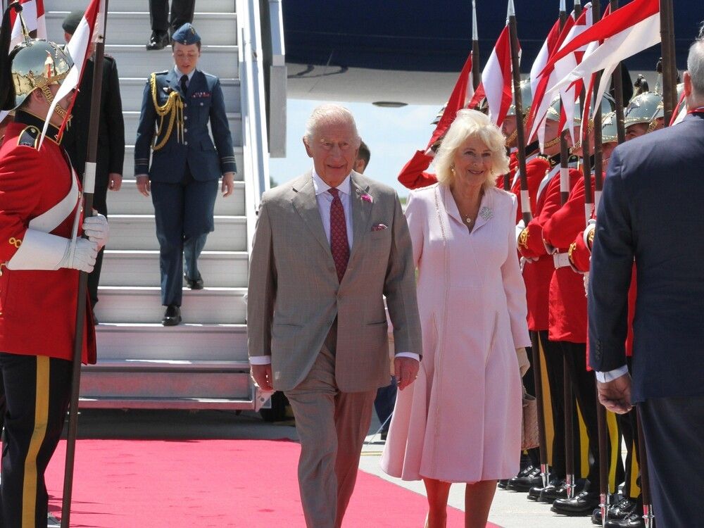 NextImg:Poll shows Albertans support monarchy, despite growing separatist threat