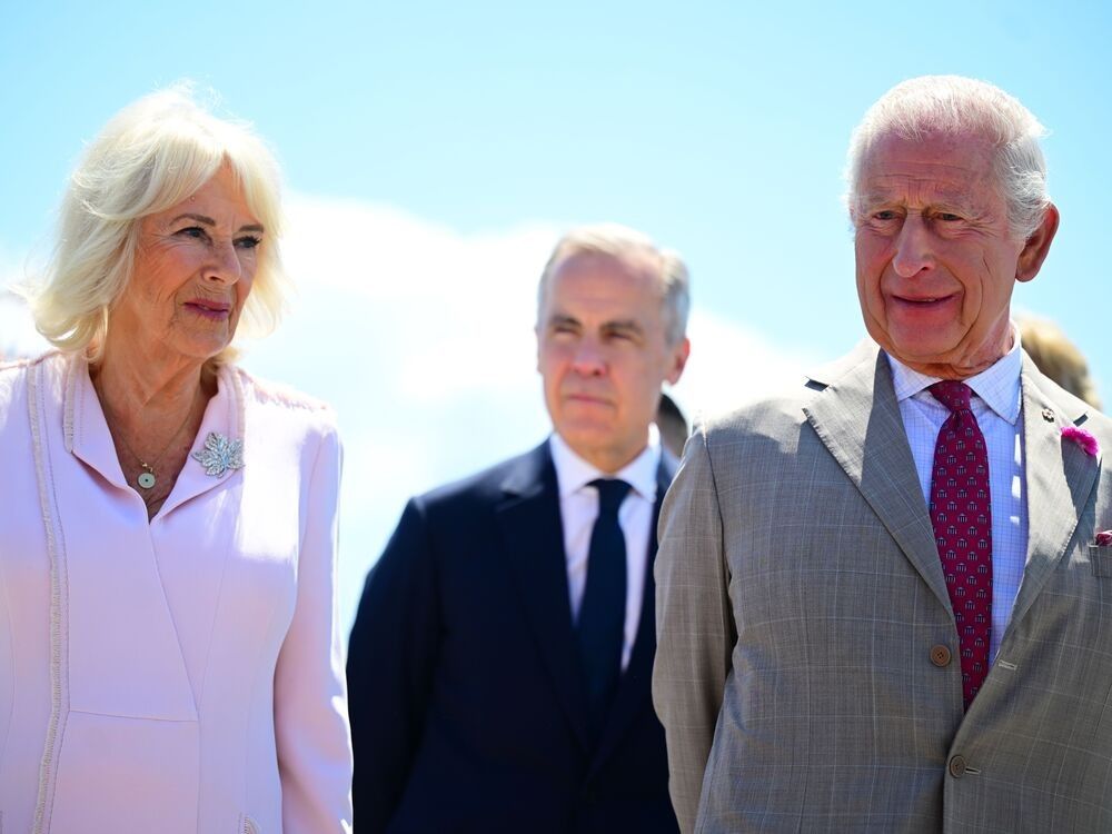 King Charles lll and Queen Camilla with Prime Minister Mark Carney upon their arrival at Ottawa Airport during an official visit to Canada on May 26, 2025 in Ottawa, Canada. King Charles lll and Queen Camilla with Prime Minister Mark Carney upon their arrival at Ottawa Airport during an official visit to Canada on May 26, 2025 in Ottawa, Canada.