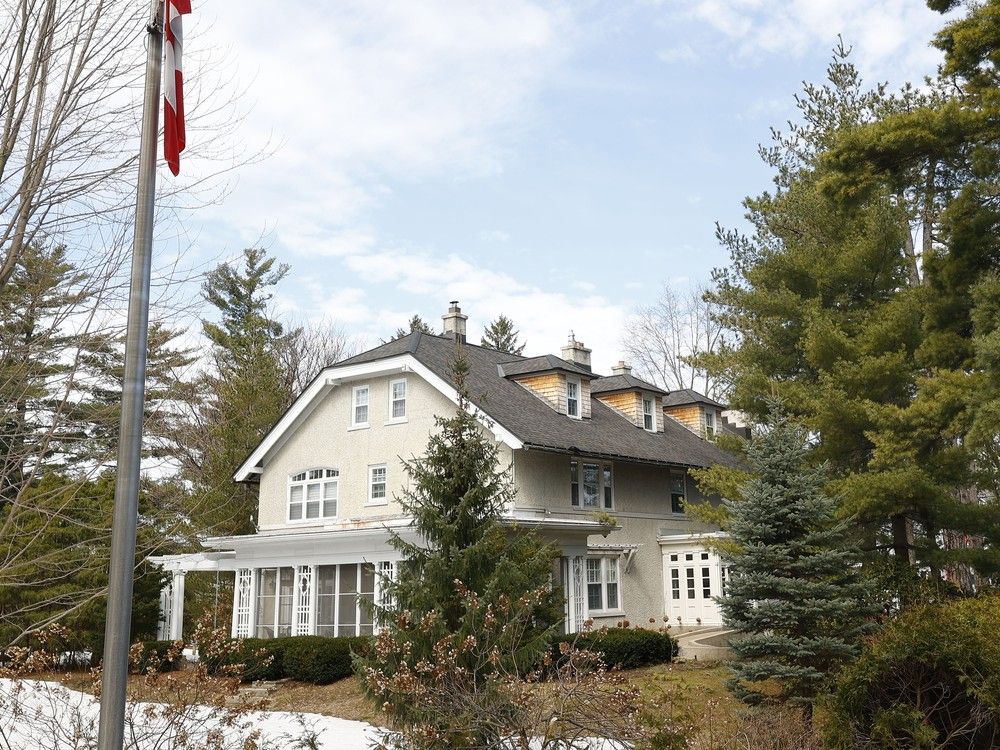  Stornoway – 541 Acacia Ave, in Ottawa.