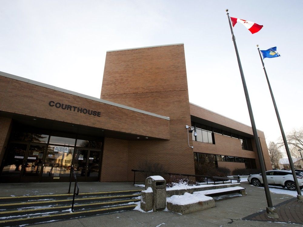 An Edmonton defence lawyer has filed a judicial complaint against a central Alberta judge who ordered her client, who was 36 weeks pregnant, taken into custody after she arrived late to court in Wetaskiwin.